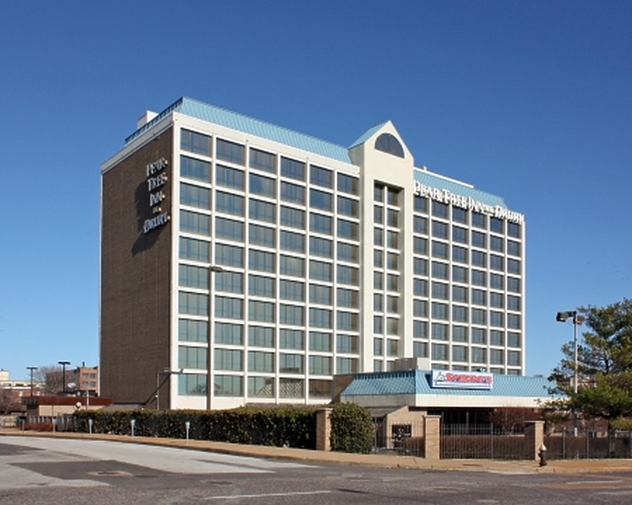 Pear Tree Inn Union Station by Ryan Hildebrand