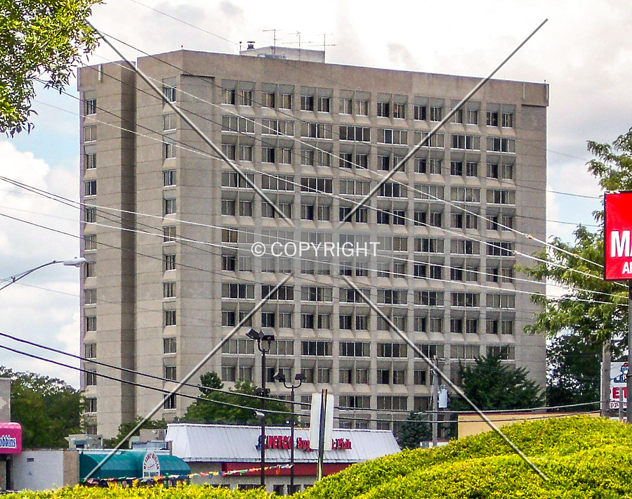 Santa Ana Apartments by Ryan Hildebrand
