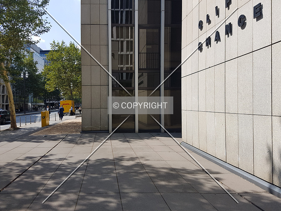 Frankfurter Büro Center by Nephilim
