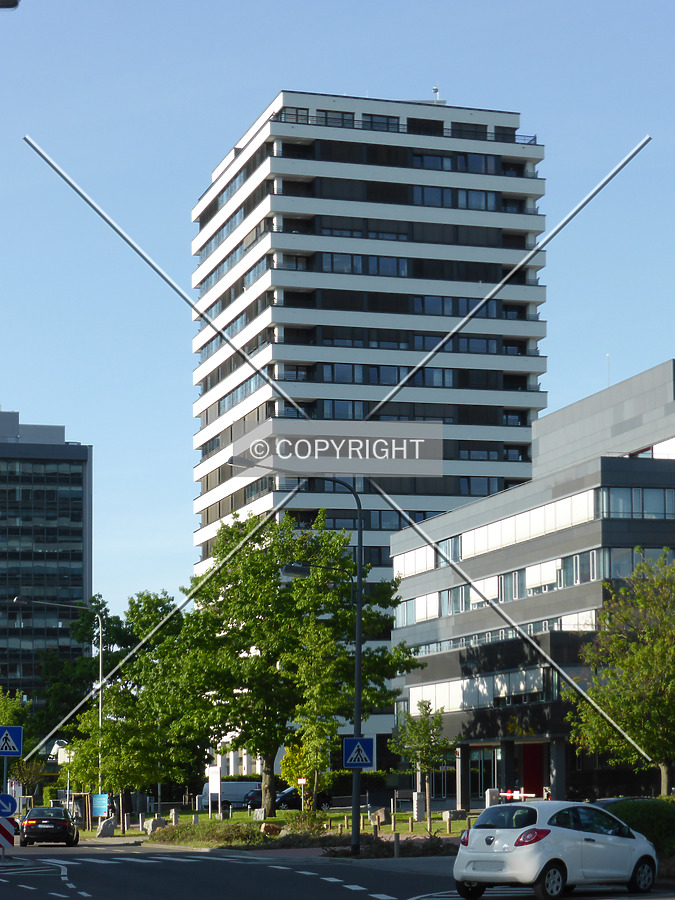 Lyoner Straße 19 by Nephilim