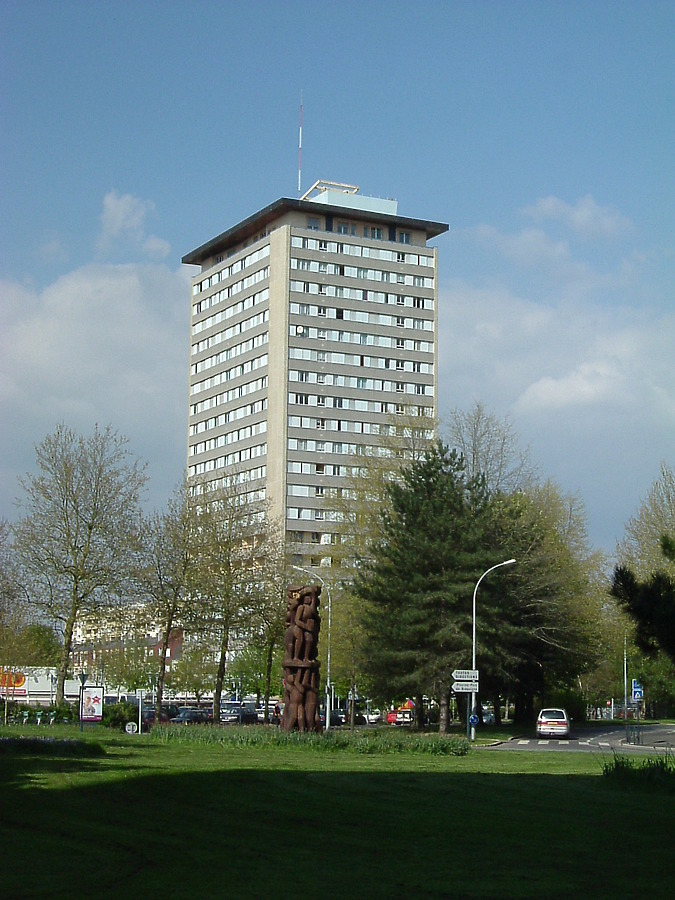 Tour Sarah Bernhardt by Florian Barbier
