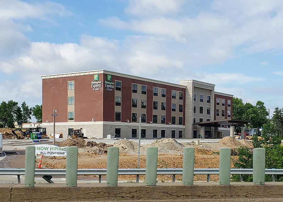Holiday Inn Express & Suites Wentzville Saint Louis West by Ryan Hildebrand