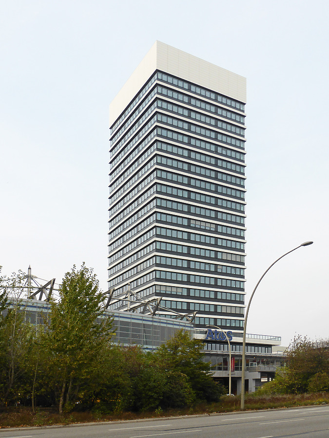Mundsburg Office Tower by Der Hamburger