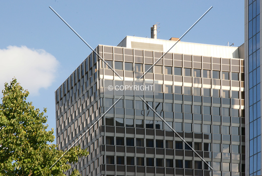 Theodor-Heuss-Allee 110 by Nephilim