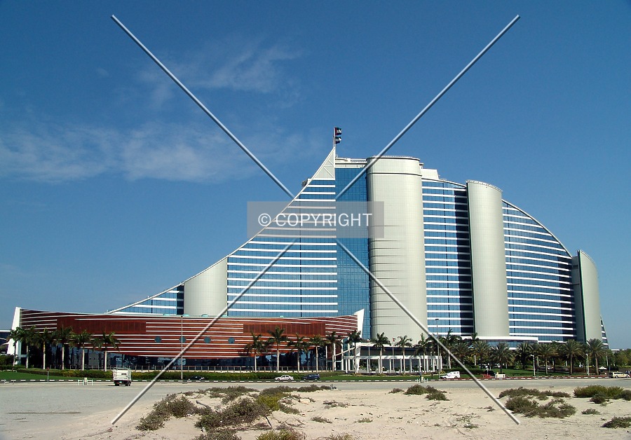 Jumeirah Beach Hotel by Alexander Ulyanov