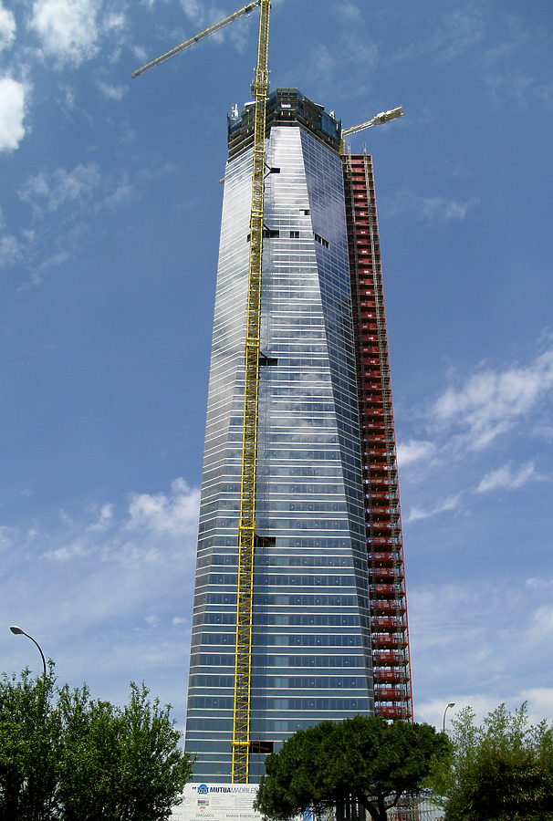 Torre de Cristal by Cesar Serrano