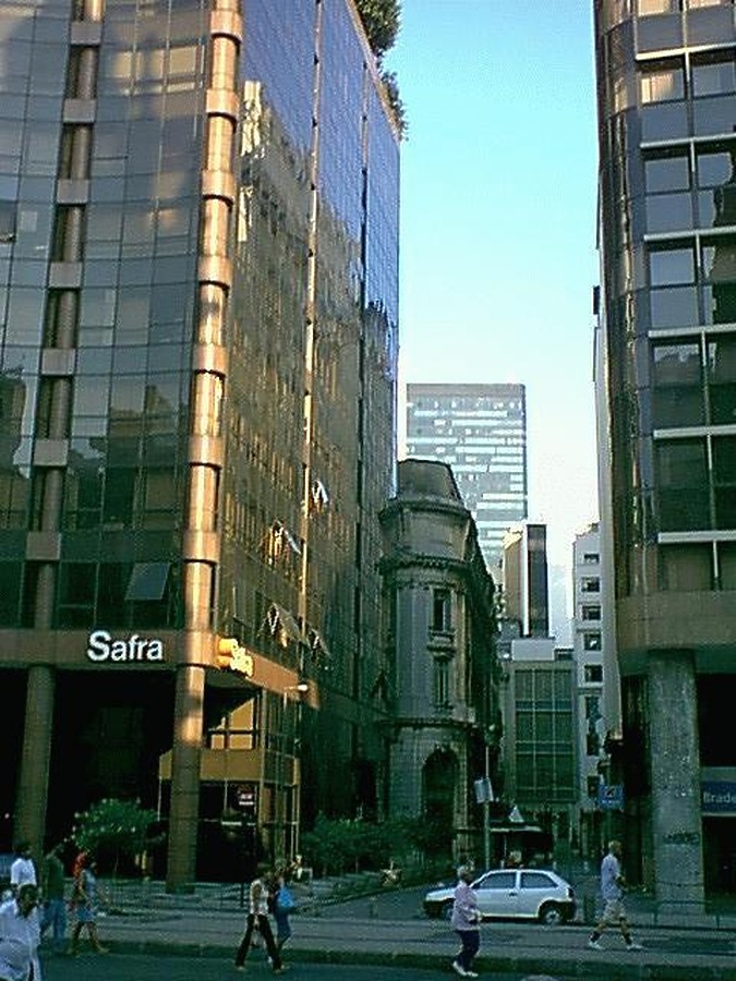 Centro Candido Mendes by Virgilio Grimaldi