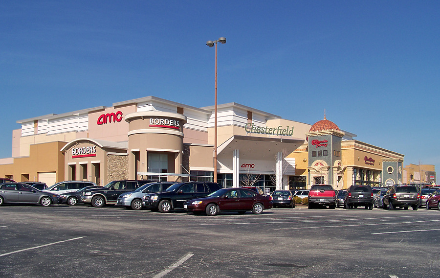 Chesterfield Mall by Ryan Hildebrand