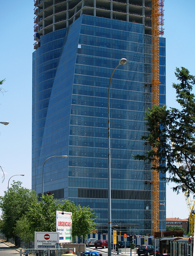 Torre Espacio by Cesar Serrano