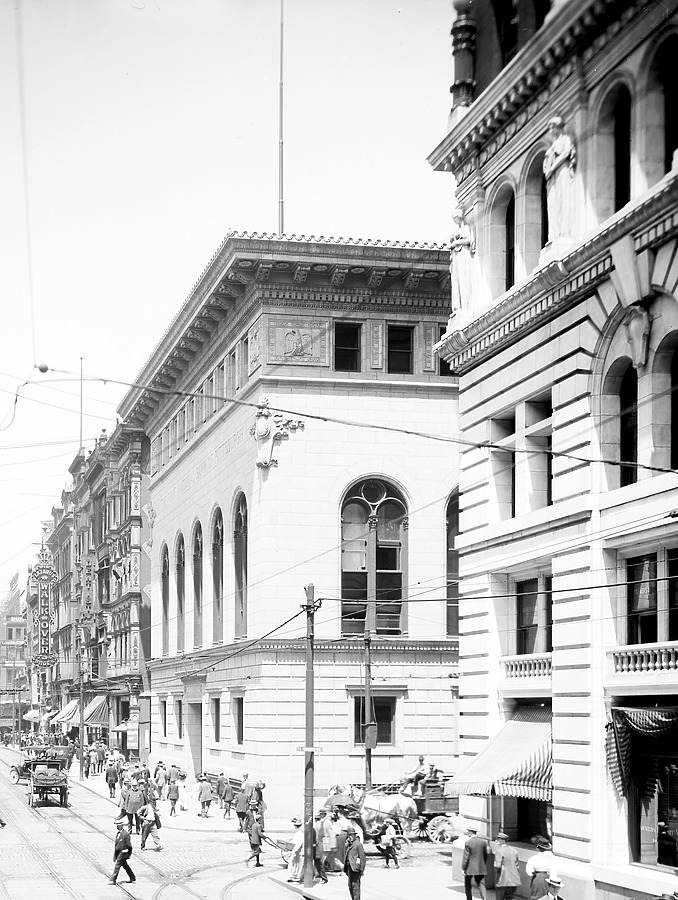 First National Bank Building by Library of Congress, Prints and Photographs Division, Detroit Publishing Company