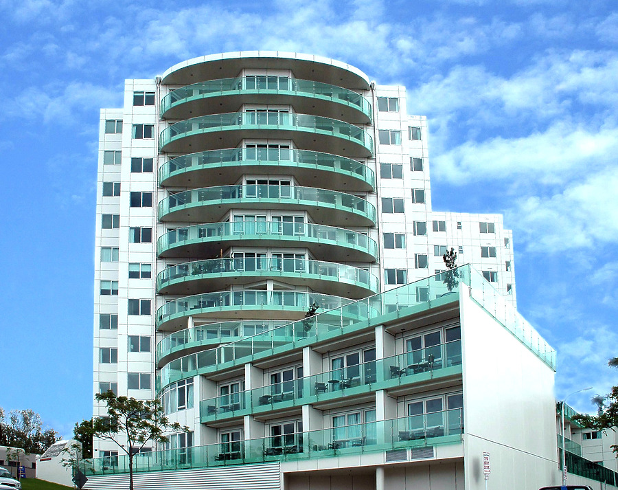 Kingsview Resort & Towers by John Bek