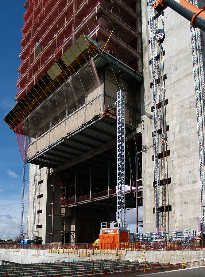 Torre Caja Madrid by Cesar Serrano