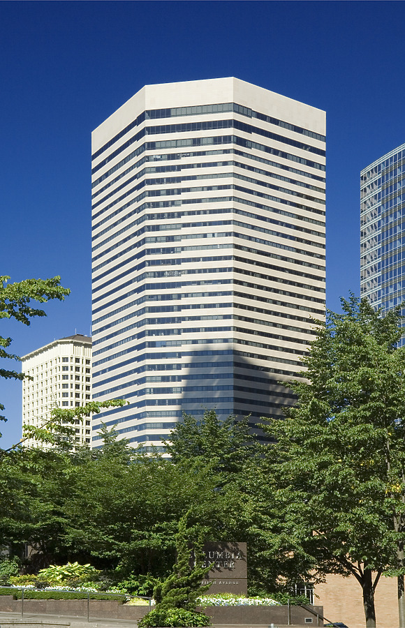 Wells Fargo Center by Pavel Toczynski