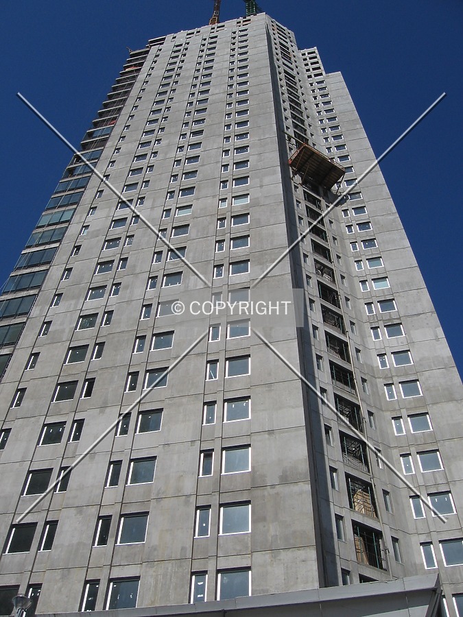 Torre Renoir 1 by Maximiliano Buono