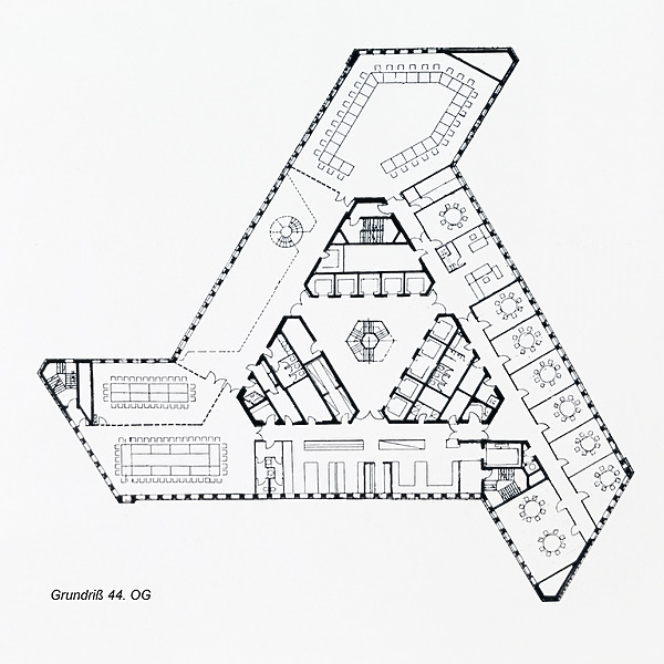 Trianon by Novotny Mähner Assoziierte