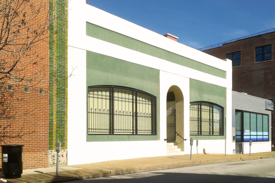 2815 Locust Boulevard