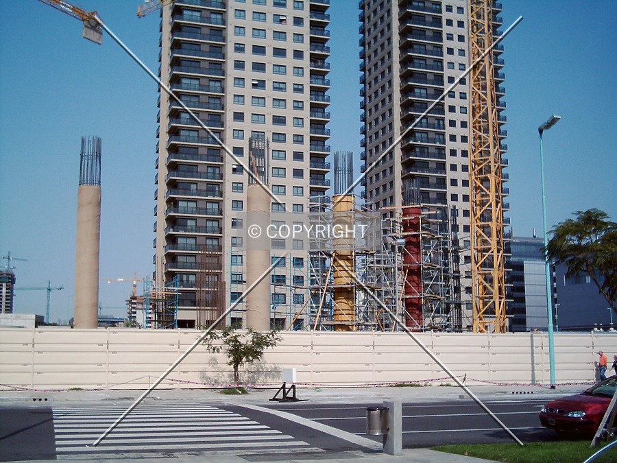 Torre Repsol YPF by Maximiliano Buono