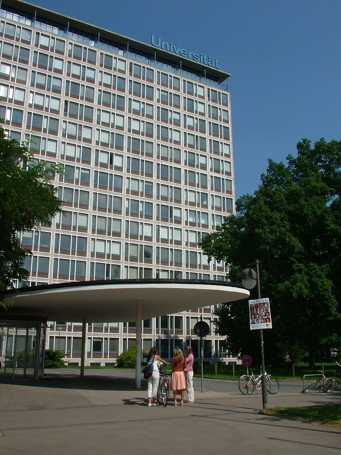 Conti-Hochhaus by Pedro Marcelino