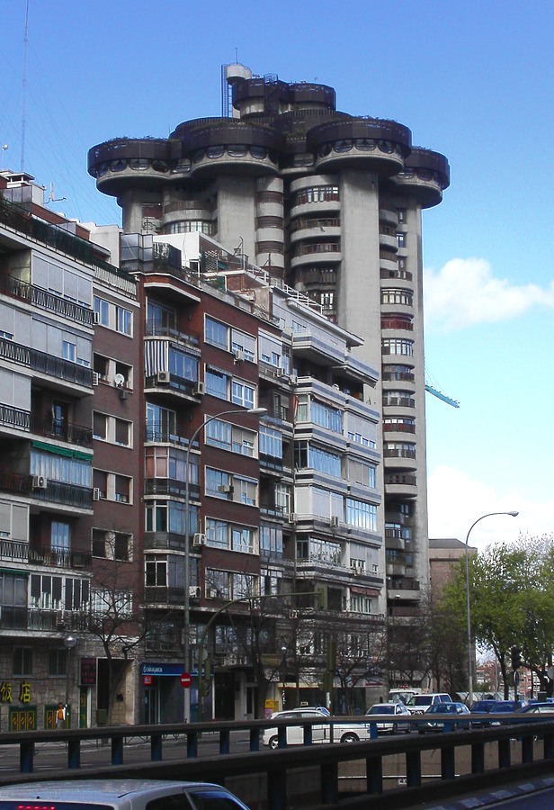 Torres Blancas by Cesar Serrano