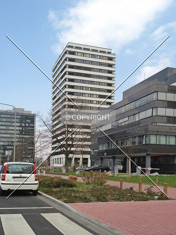 Lyoner Straße 19 by Nephilim