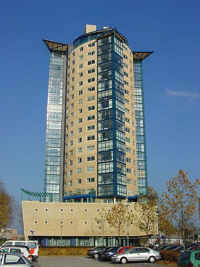 De Sequoia by Michiel van Dijk