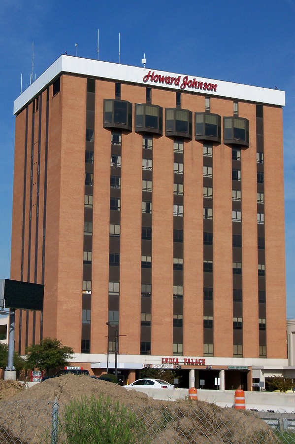 Executive Office Suites by Ryan Hildebrand