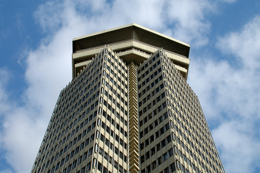 Edificio Colón by John Bek