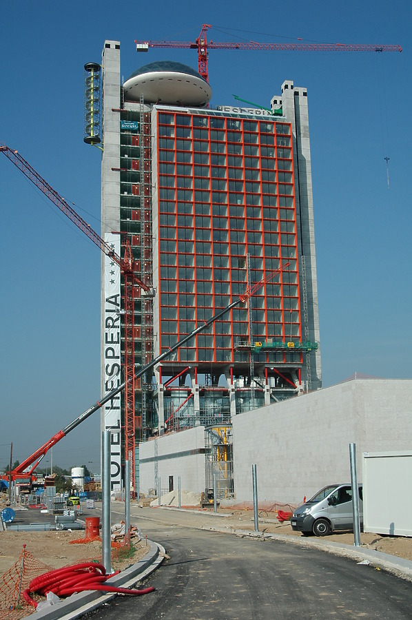 Hesperia Tower by David Guija