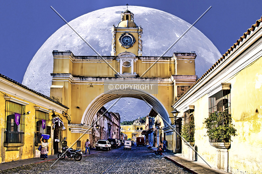 Arch of Santa Catalina by Jorge Molina