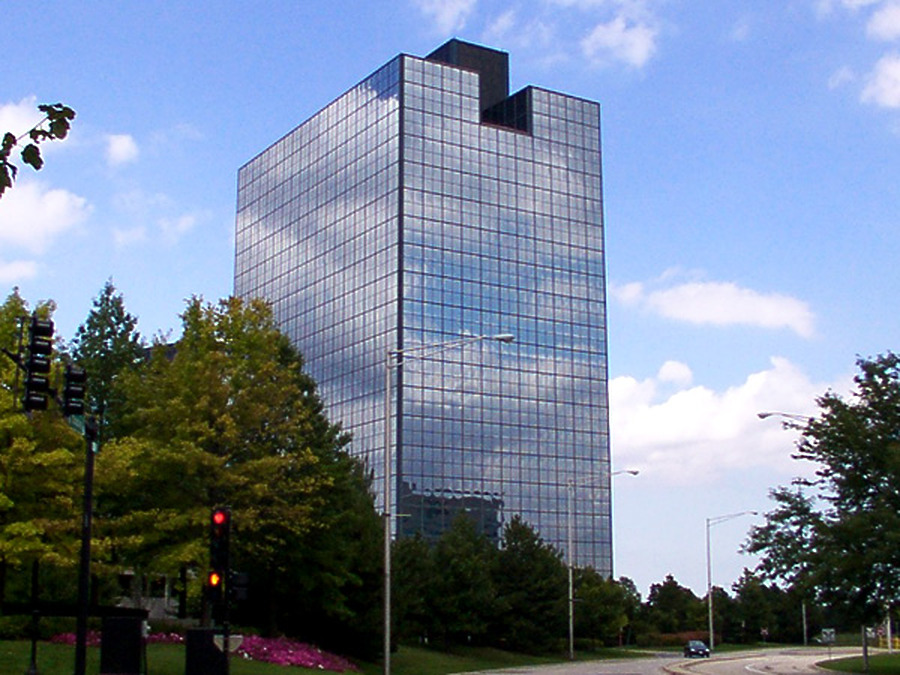 425 Woodfield Corporate Center by Daniel Kieckhefer