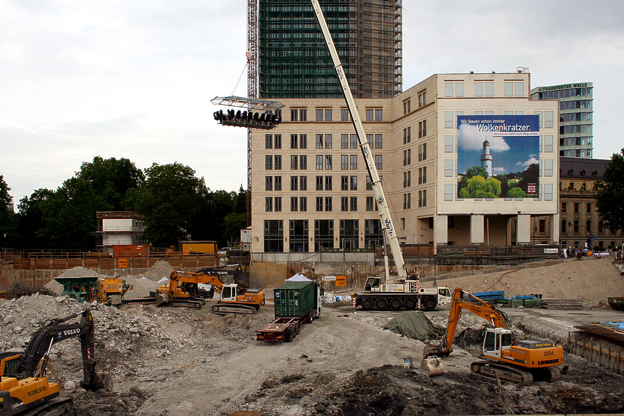 OpernTurm by Daniel Kieckhefer