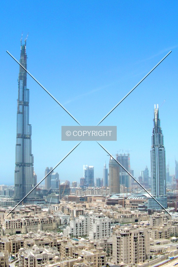 Burj Khalifa by Arvin Daeizadeh