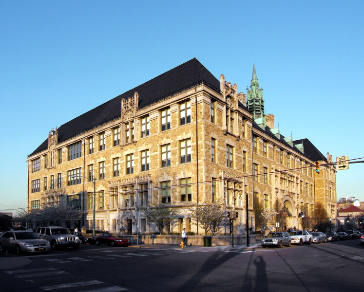 View from the west at Washington Avenue and Vine Street