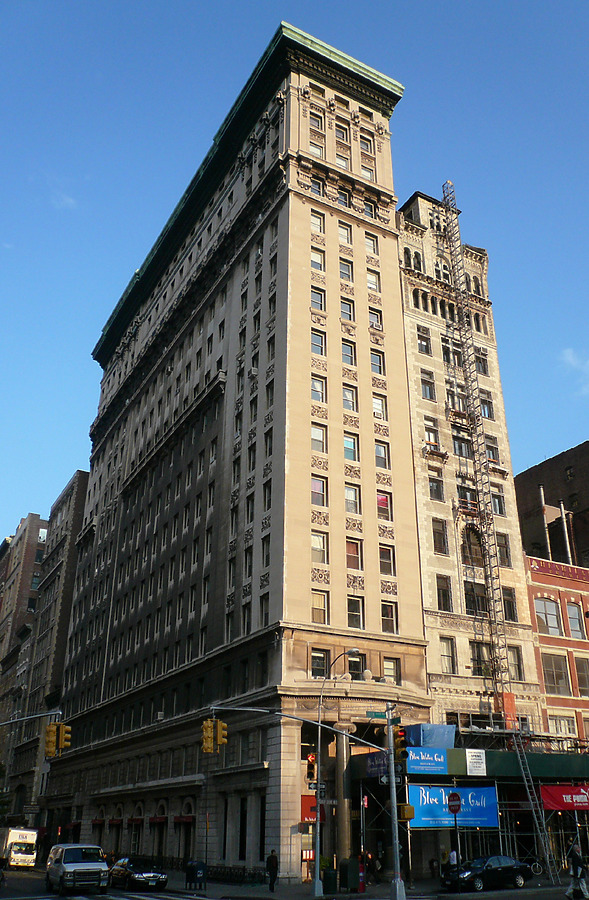 Chase Manhattan Bank Building by Nate Lindsey