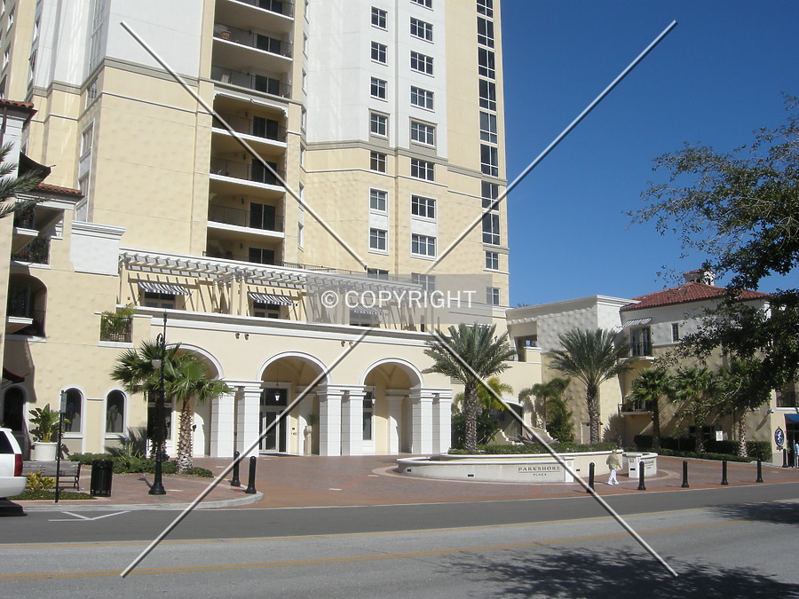 Parkshore Plaza by Jorge Molina