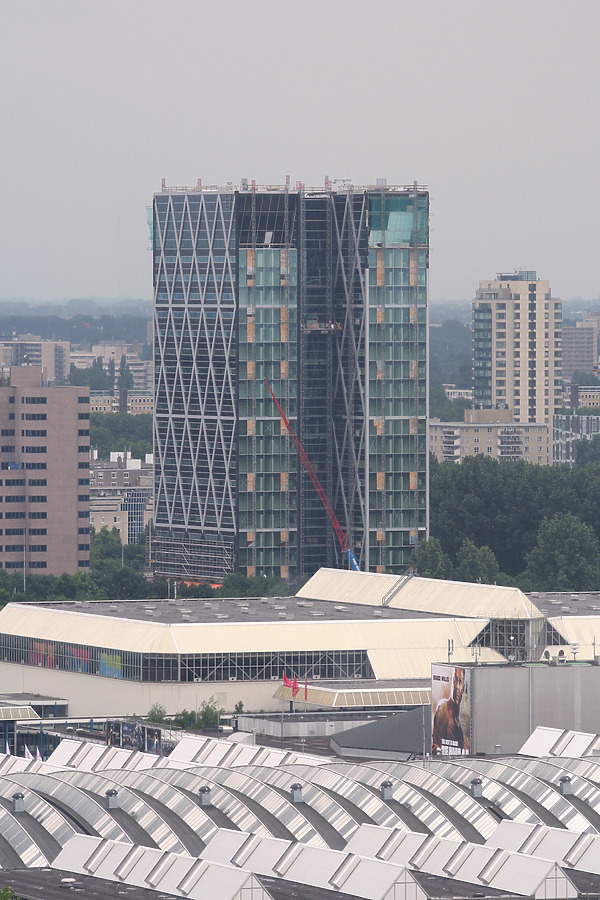 Ernst & Young by Michiel van Dijk