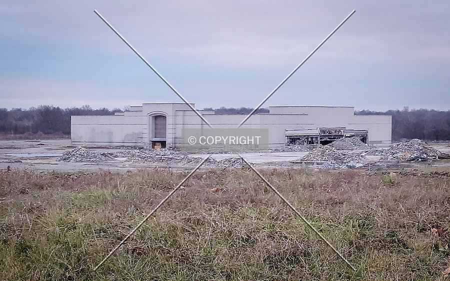 Jamestown Mall by Ryan Hildebrand