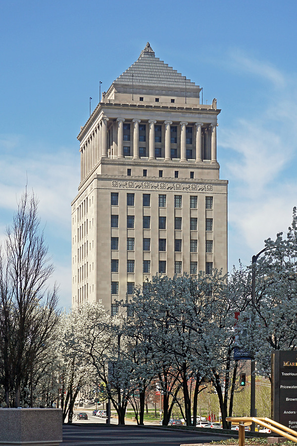 Civil Courts Building by Ryan Hildebrand