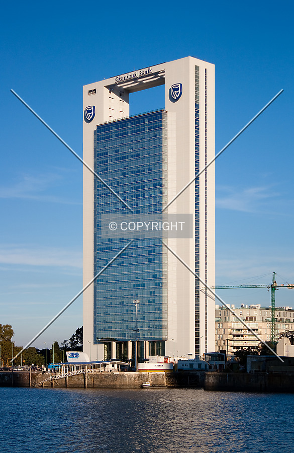 Madero Office by Maximiliano Buono