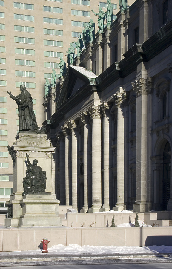 Cathédrale MarieReine du Monde Photo 982516932 Stock Image SKYDB
