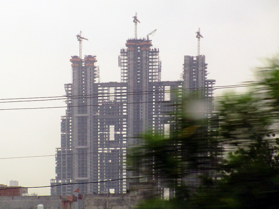 Raheja Revanta by Daniel Kieckhefer