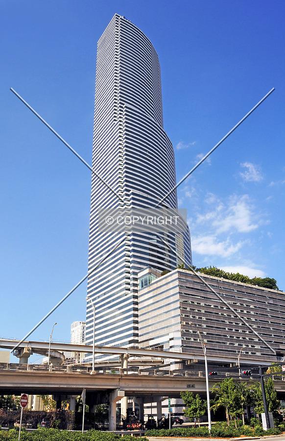 Miami Tower by Jorge Molina