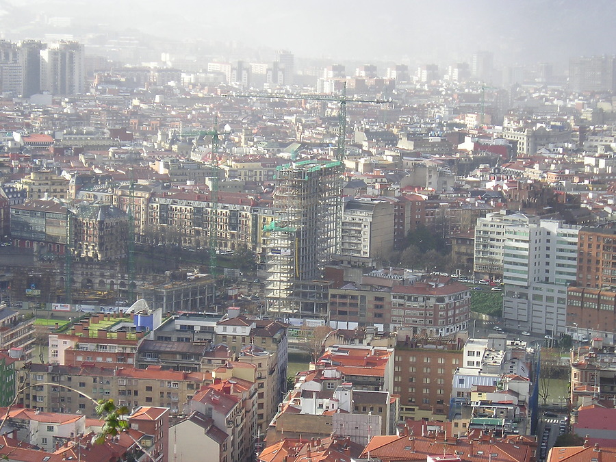 Isozaki Atea I by Mikel Allende