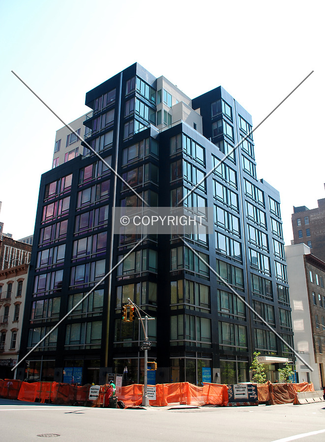 Onyx Chelsea by Royce Douglas
