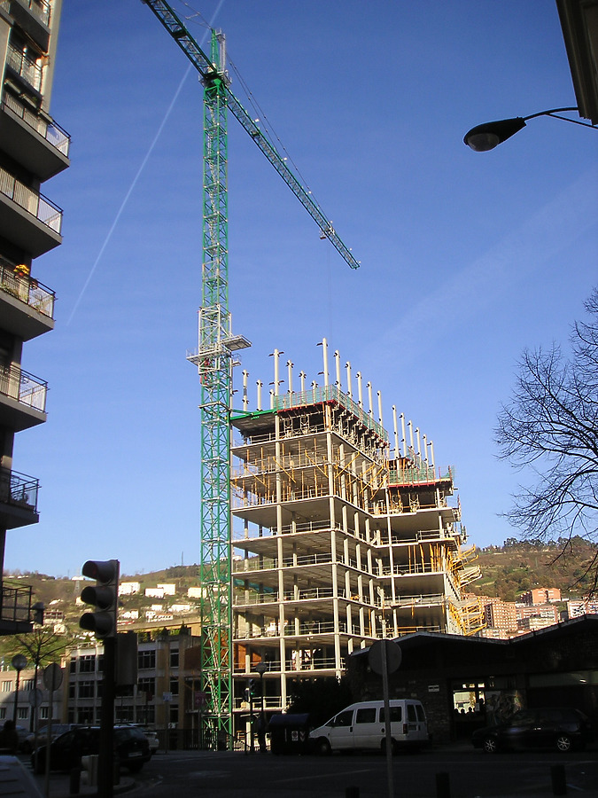 Isozaki Atea I by Mikel Allende