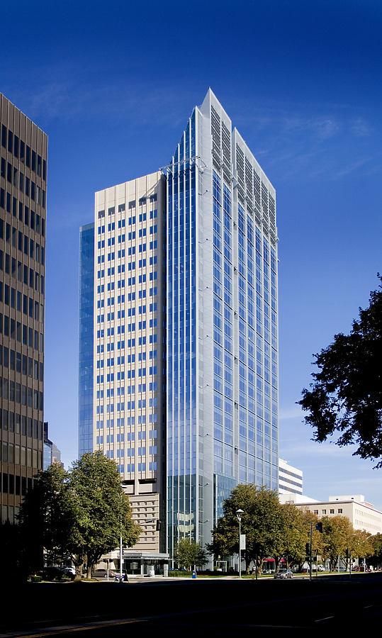 US Bank Tower by Jim Schwartz