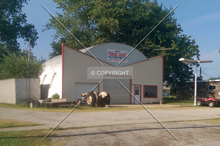 Bob's Pierron Garage