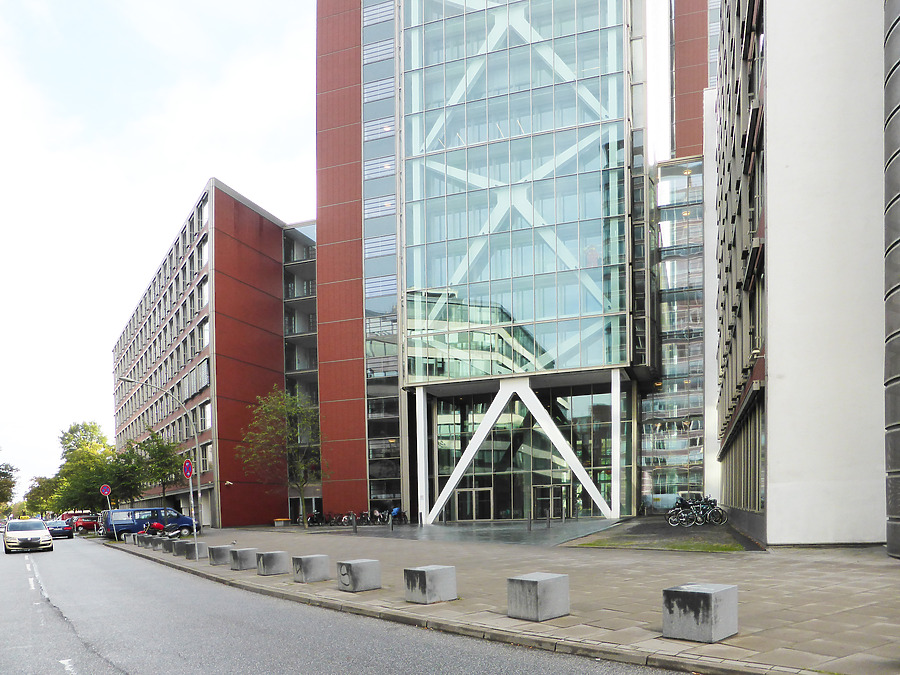 Atlantic Haus by Der Hamburger