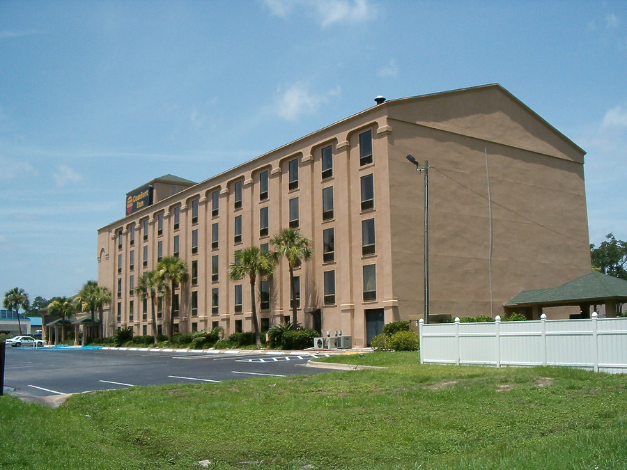 Comfort Inn I-95 North by Rodney Gunn