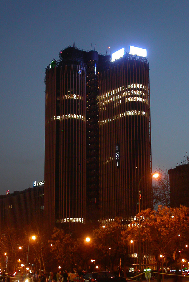 Torre Europa by Cesar Serrano